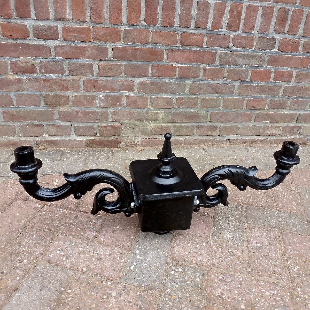 E212. 2 verdeler. Hoogte: 22 cm