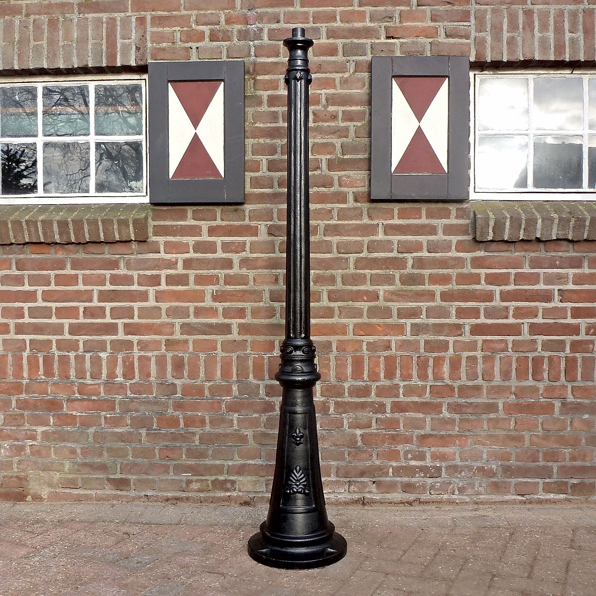 E227. Rotterdammer. Hoogte: 174 cm