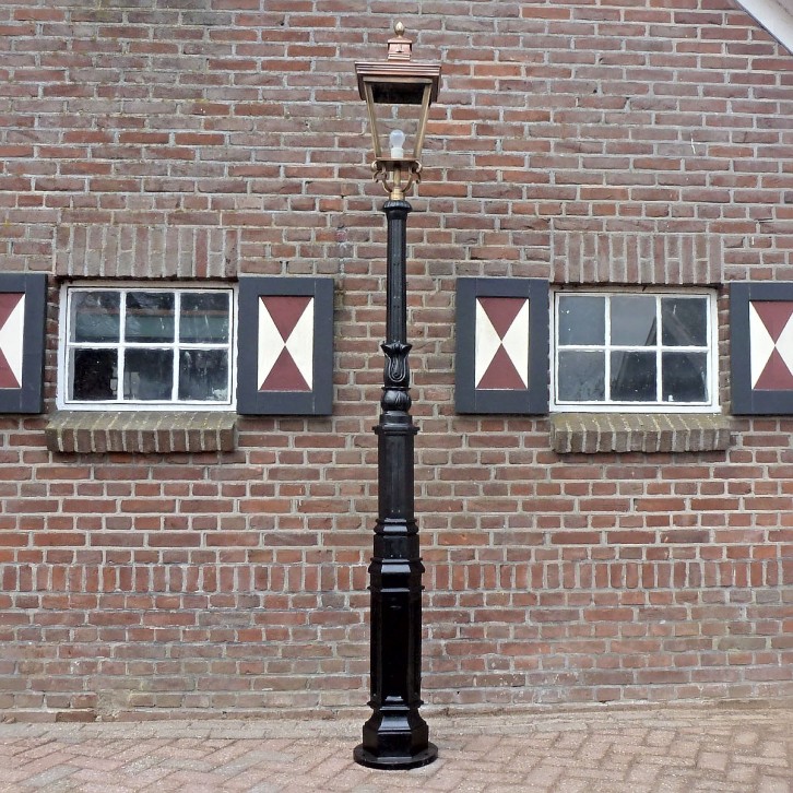 E113. M2 + koper kap 4k 70. Hoogte: 275 cm